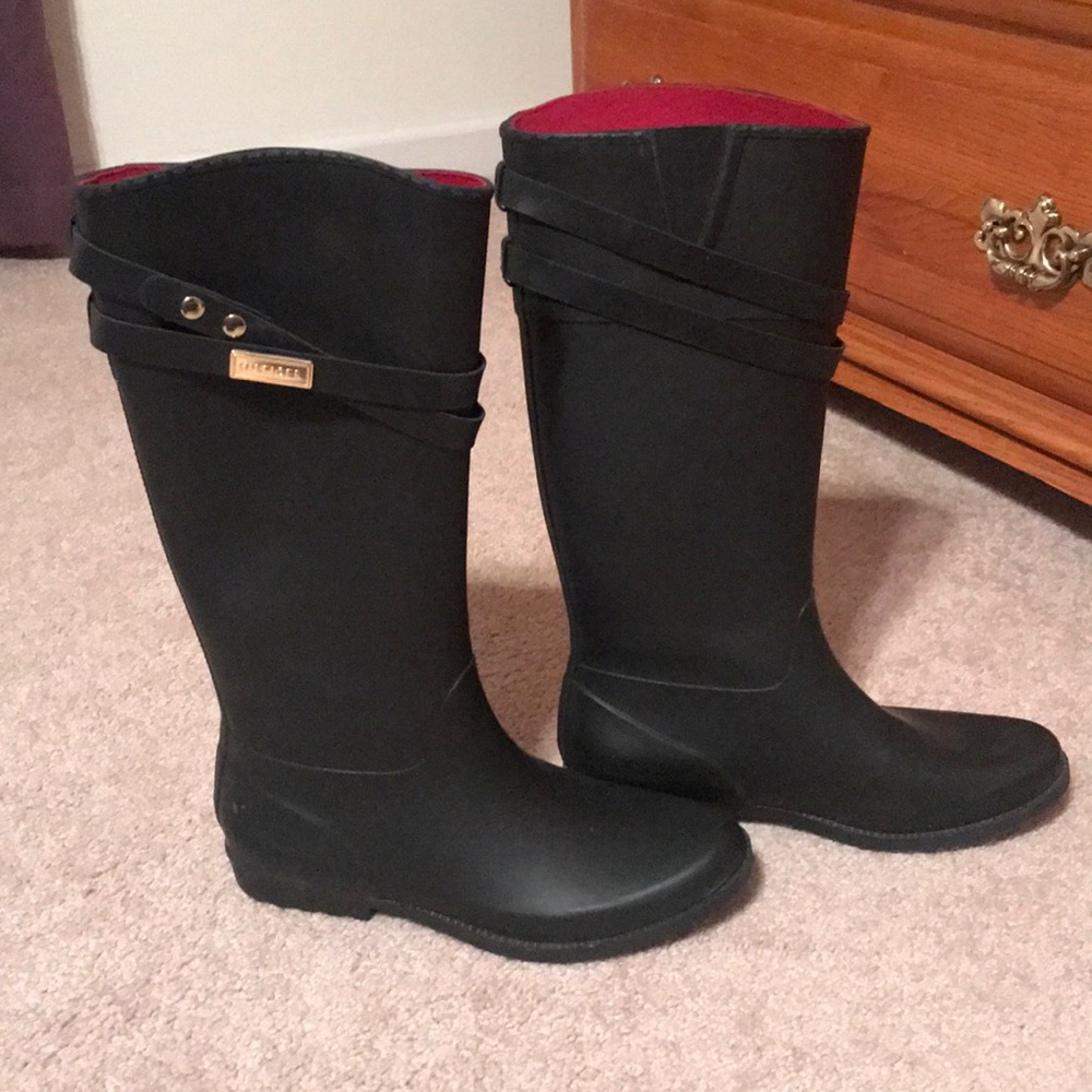 Tommy Hilfiger black calf length rainboots